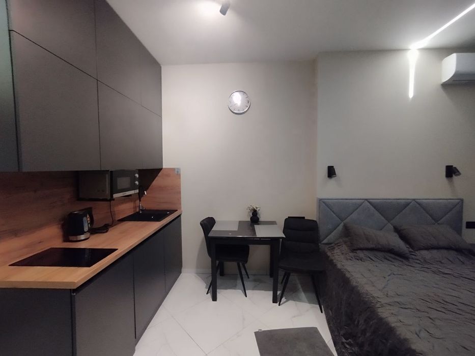 Оренда смарт квартири  ЖК Манхеттен балкон, ремонт