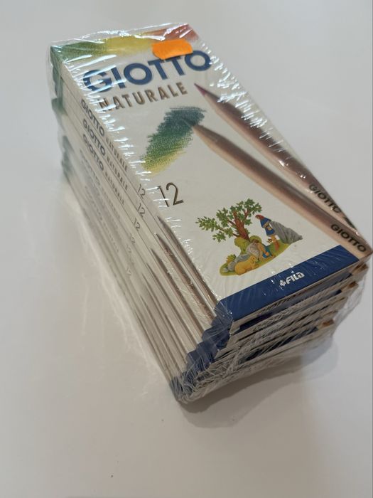 Embalagem com 10 caixas de lápis de cor da Giotto de 12