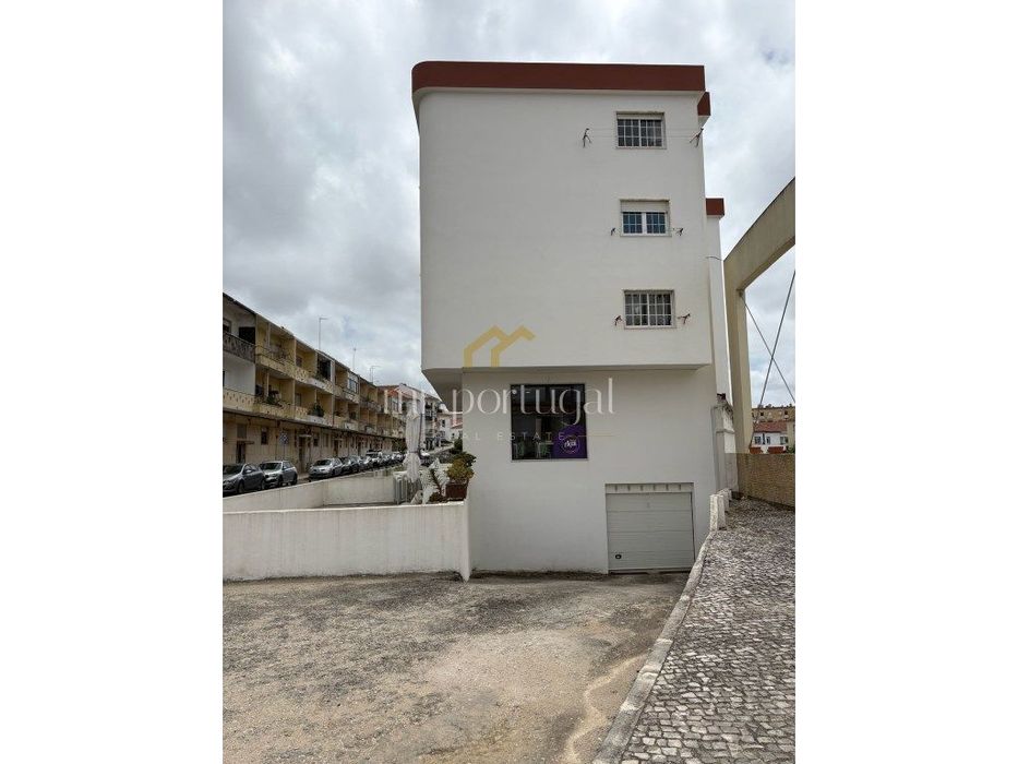 Excelente Apartamento T3 no Centro de Mafra com Parqueamento e Arre...