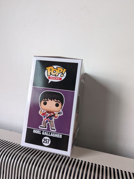 POP Rocket - oasis - Liam and Noel Gallagher