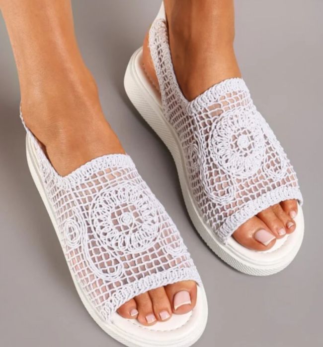 Nowe buty koronkowe białe 40