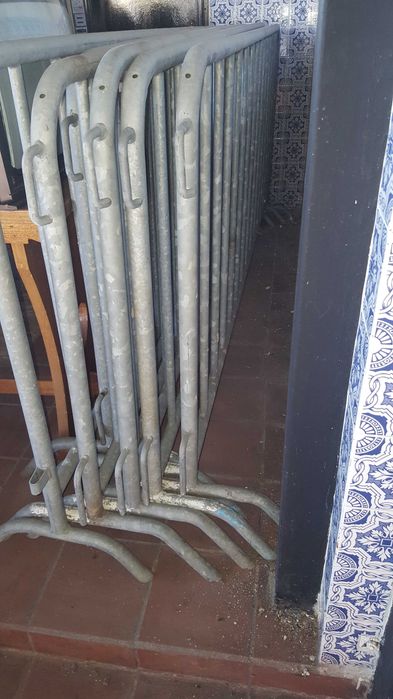 Estante Metálica 4 Prateleiras - Movel Madeira - Armário Escritório Metal 4 Prateleiras - Barreiras de Segurança