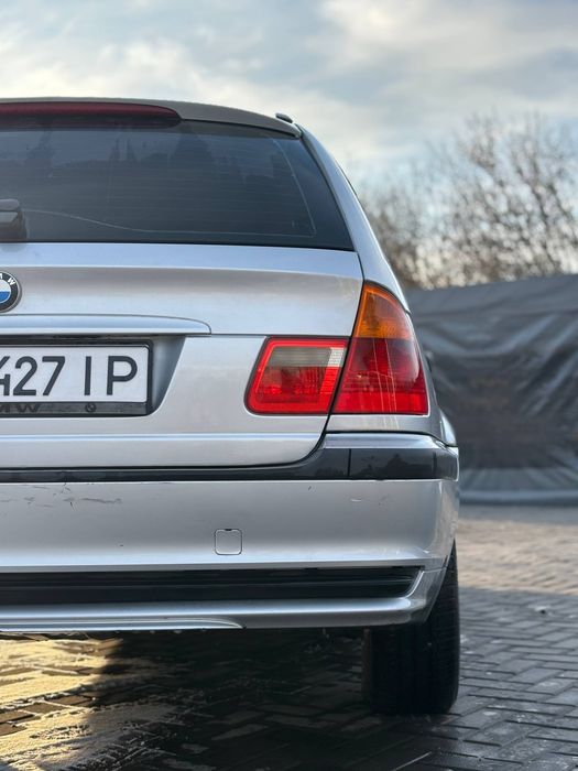 БМВ 318і універсал