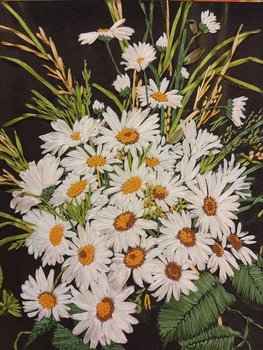 Продам картину вышитую лентами. Ромашки.( сумки, подушки, подарки)