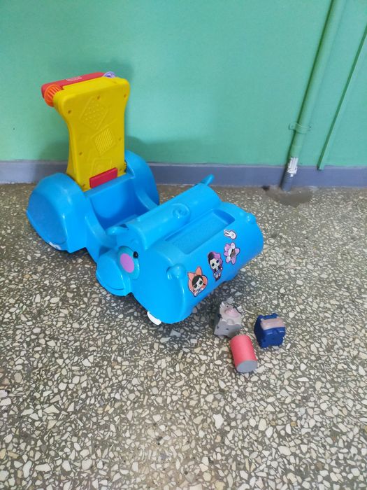 Jeżdzik pchacz Hipcio Fisher price