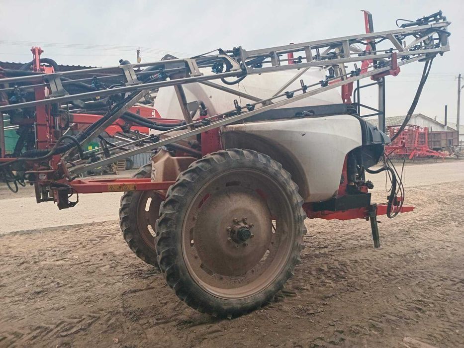 Продам обприскувач навісний KUHN LEXIS 3000