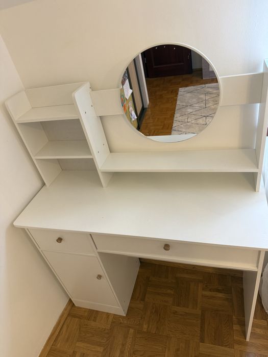 Toaletka / biurko z lustrem i półkami – biała