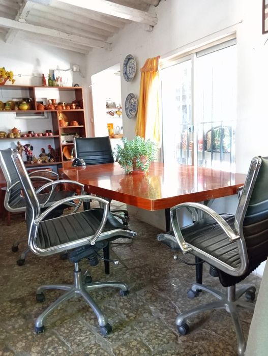 Mesa de jantar ou reuniões