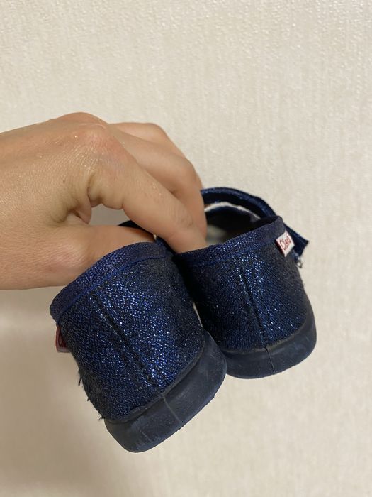 Туфлі ,кросівки,nike,zara,clarks 24розмір