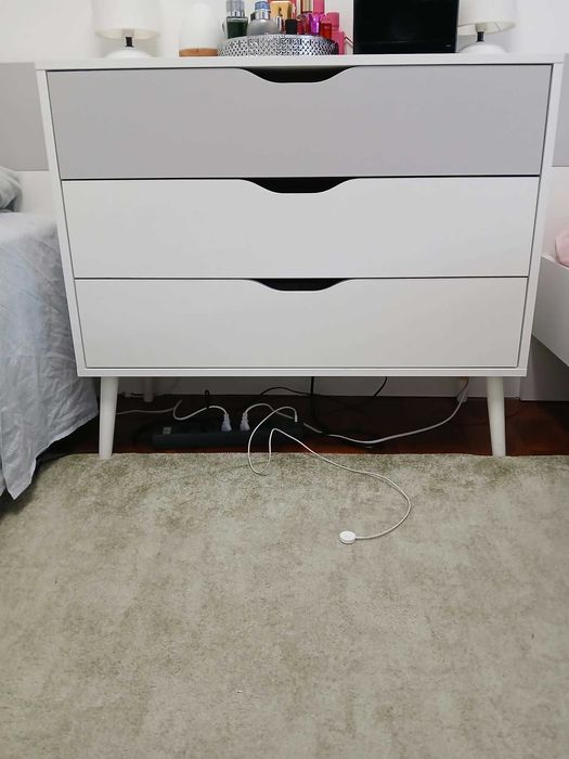 Vendo 2 camas e 1 cómoda