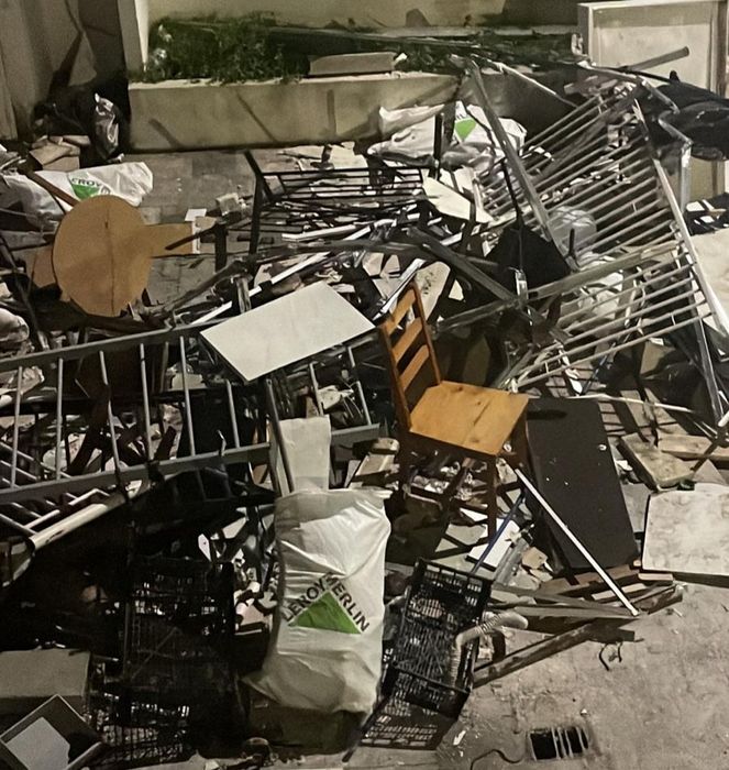 DEMOLIÇÕES LIMPEZAS e RECOLHA de todo o tipo de lixo e entulho de obra