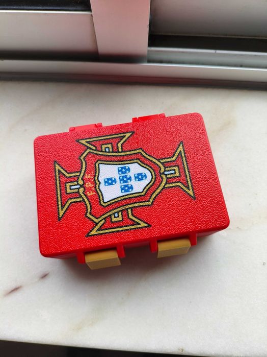Pack Mundial 2026 Panini – 100 Cromos + Caixa de Arrumação