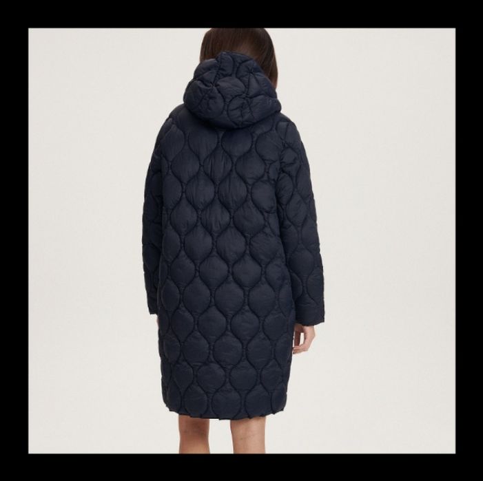 Reserved  dluga kurtka pikowana 36-38