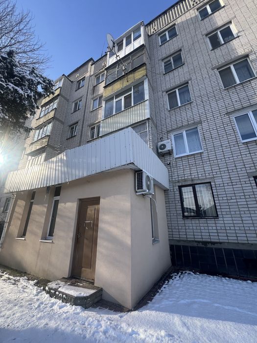 Продаж приміщення біля Новоіванівського ринку