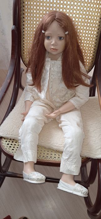 Stara lalka porcelanowa