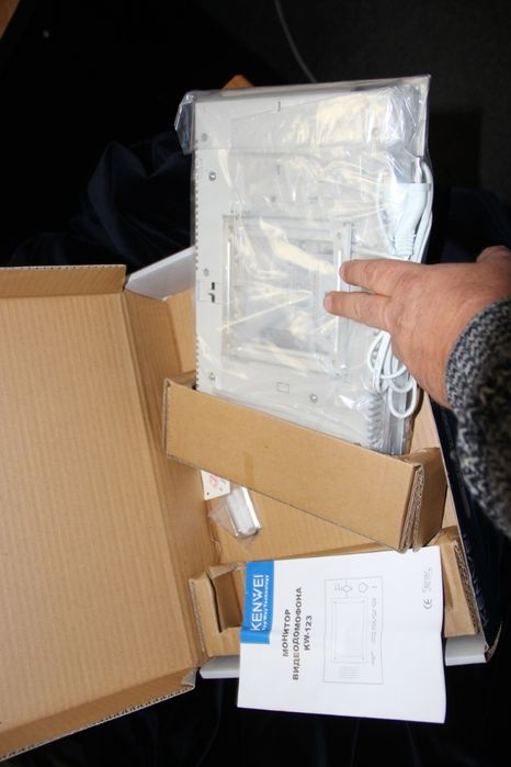 Домофон Kenwei KW-123C-W64 США цветной 7" до 2х дверей