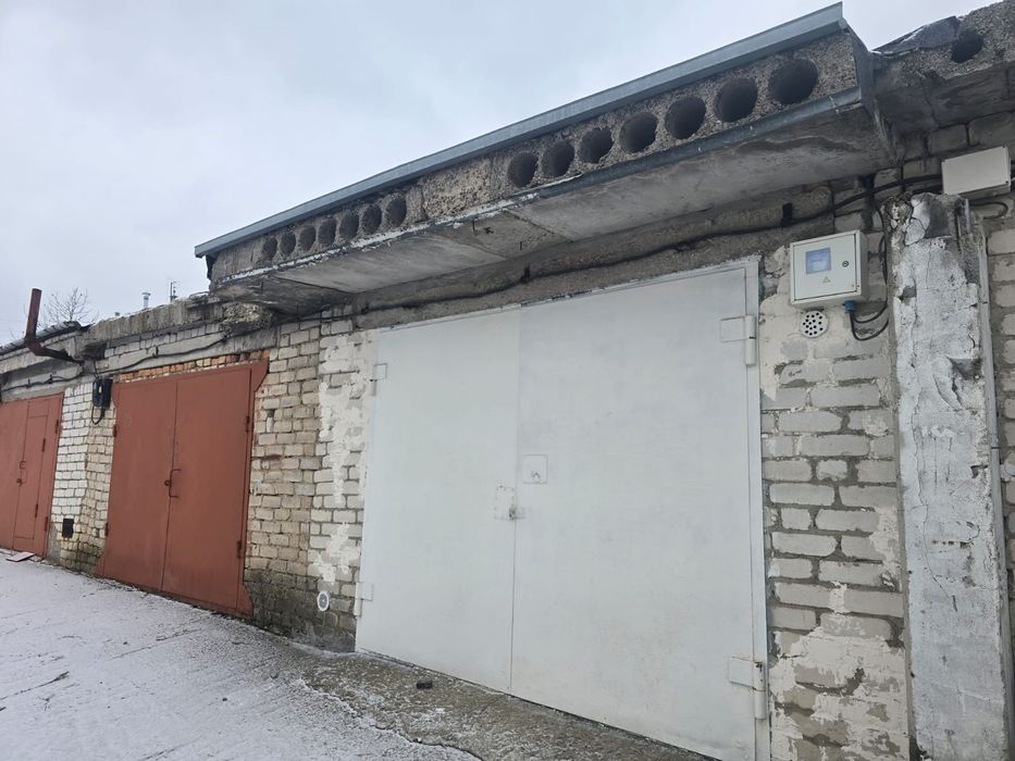 Гараж в кооперативі Іскра