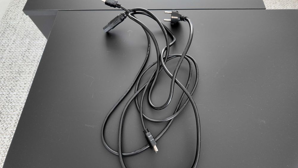 PlayStation 3, pad i 6 gier