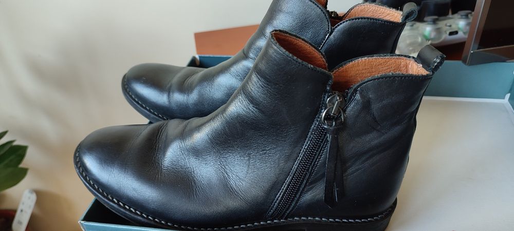 Botas em pele marca Tapadas