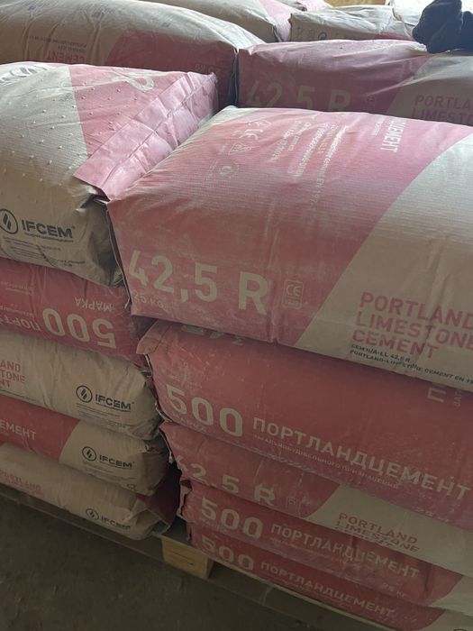 Профільна труба, цемент. Є доставка.