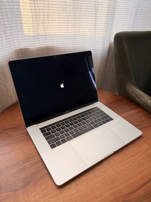Laptop Macbook pro 15, 2016