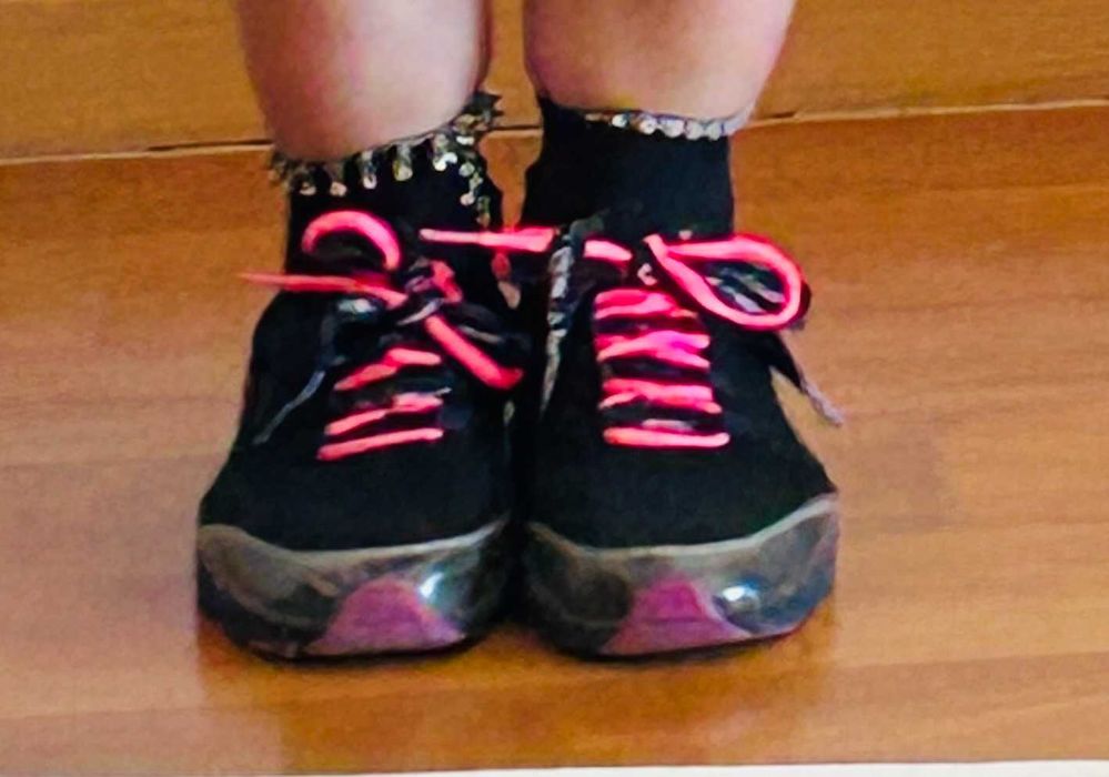 Tenis Desigual em preto