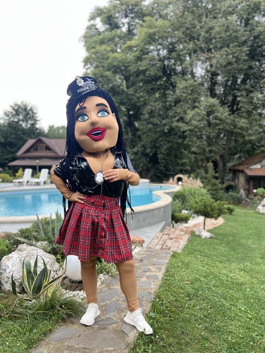 Стрепризерша на день народженя