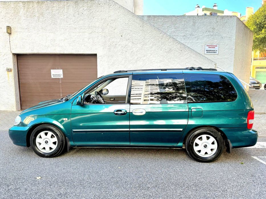 Kia Carnival  2003