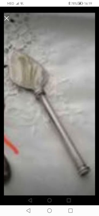 Estrumento para enrolar o cabelo + colher de compota+chávenas VA e Sacavém+panos novos  ponte cruz
Está nova..
Utilizada 2 vezes 
20€