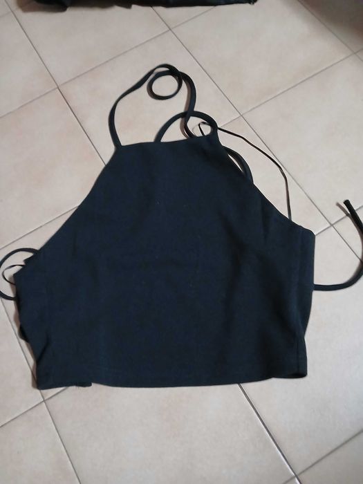 Top preta da Stradivarius (tamanho XS)