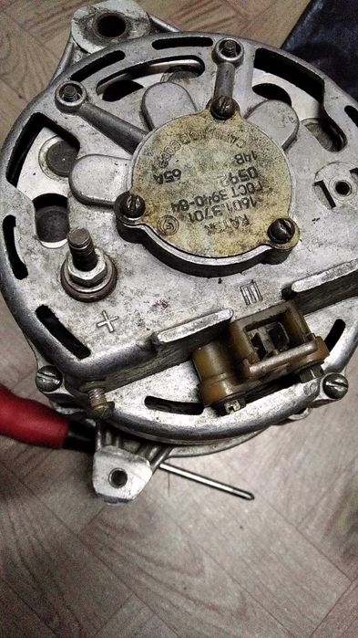 Генератор автомобіль Волга