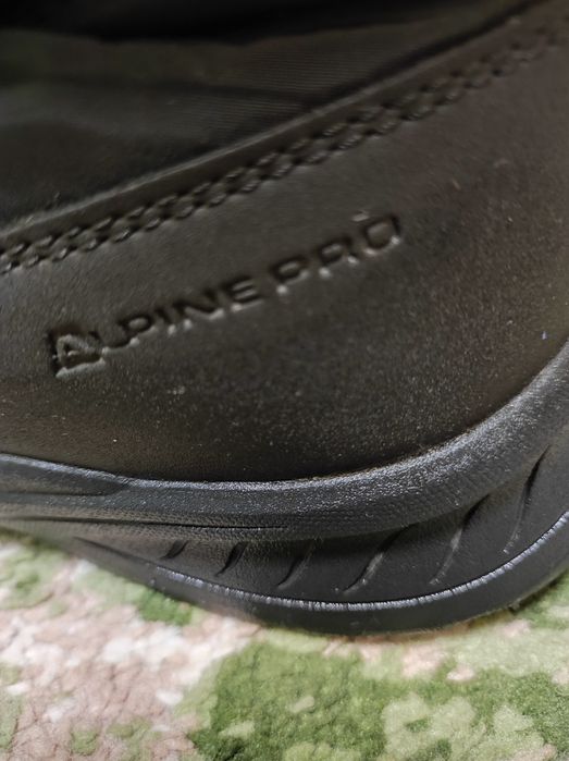 зимние сапоги ,дутики  "Alpine pro"