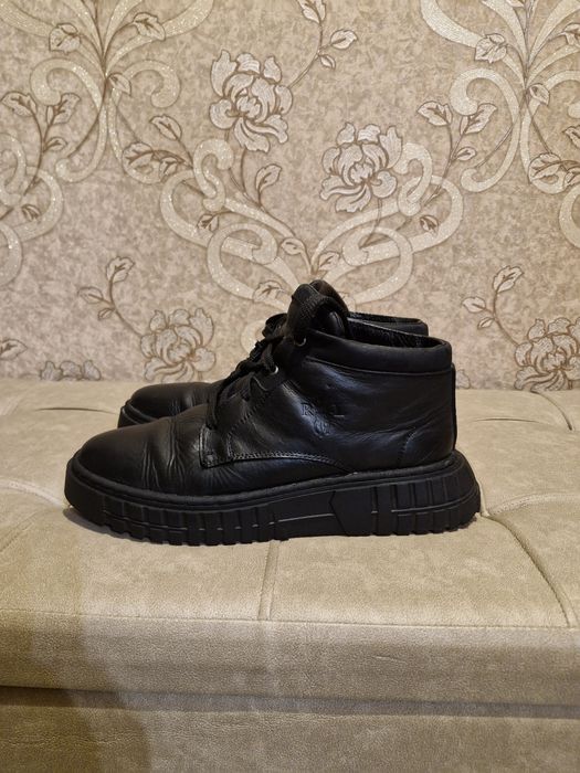 Продам шкіряні черевики Polo 40 розміру