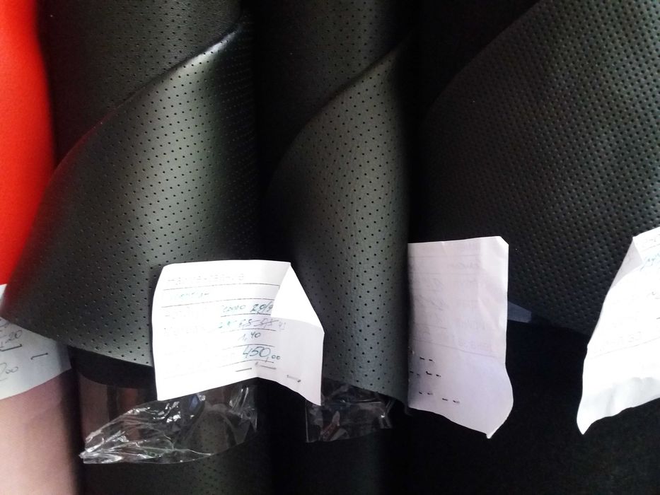Кожзам ромб стеганный, автоткань стежка, потолочка, атовелюр,  клей.