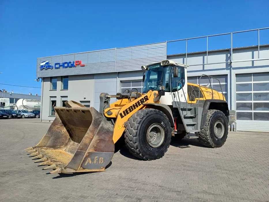 Ładowarka kołowa LIEBHERR L 566 - wynajem