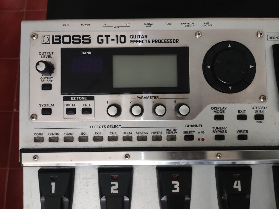 Pedaleira de efeitos | Boss GT-10