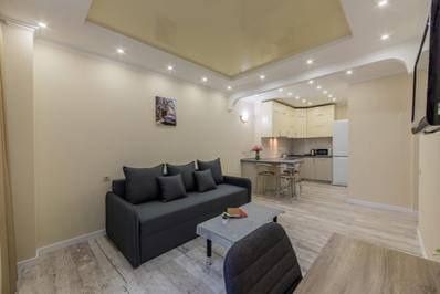 Двухкомнатная квартира посуточно в ЖК Комфорт таун