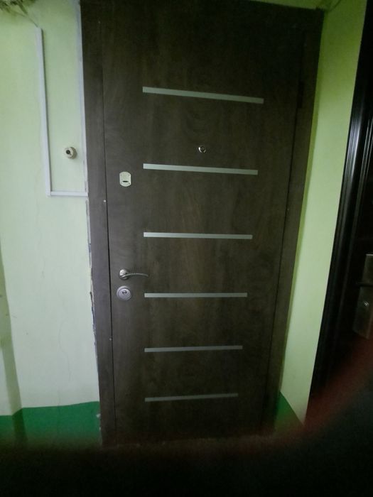 Металеві вхідні двері