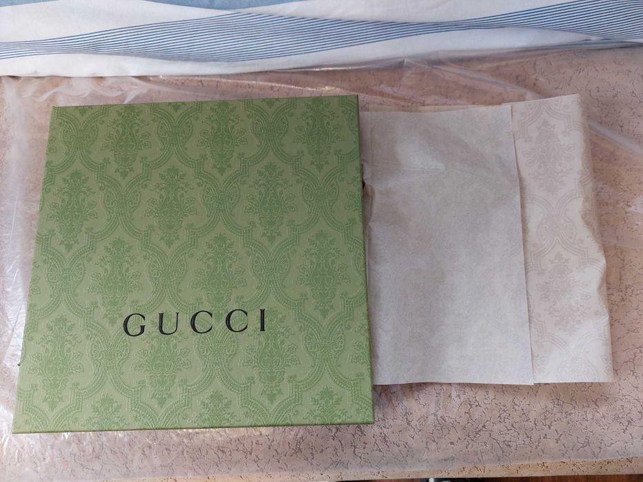 Коробка Gucci 26 на 26 см