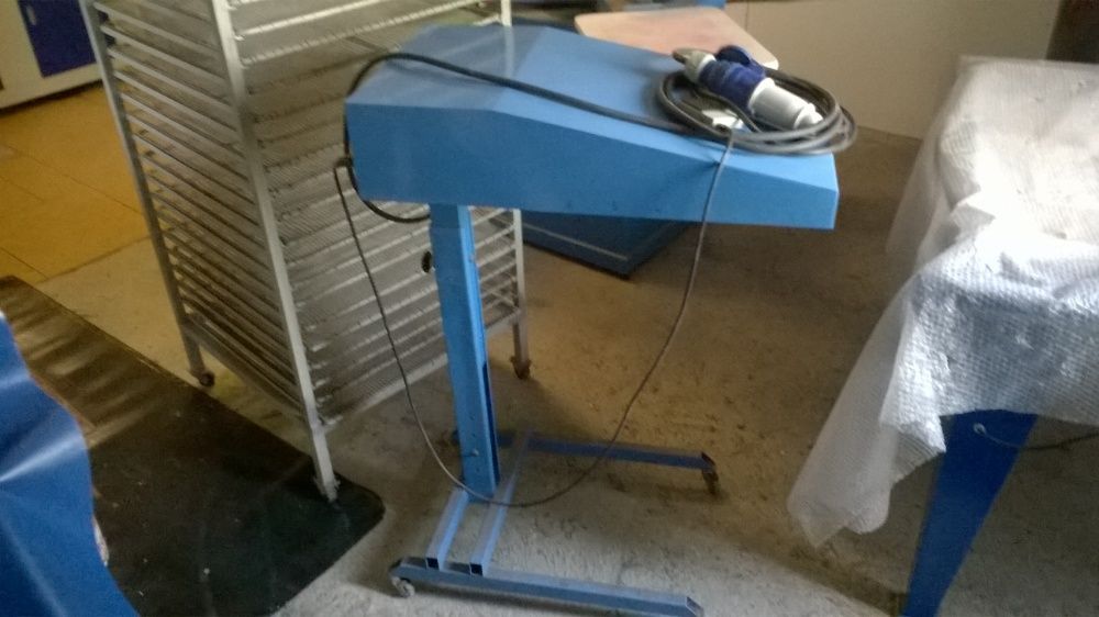 Máquina secagem cores no carrossel serigrafia