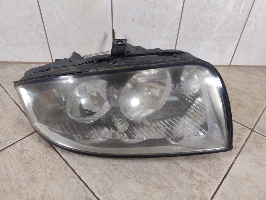 Audi a2 lampa  reflektor Europa prawy przód wysyłka