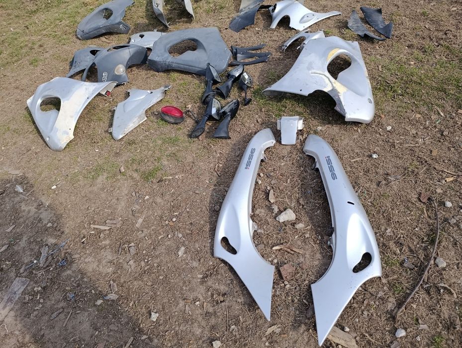 Plastik Triumph 955i Sprint ST owiewki zadupek czasza boczne obudowa