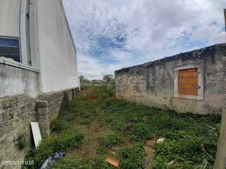 Terreno Misto - Marinha Grande - com Capacidade Construtiva