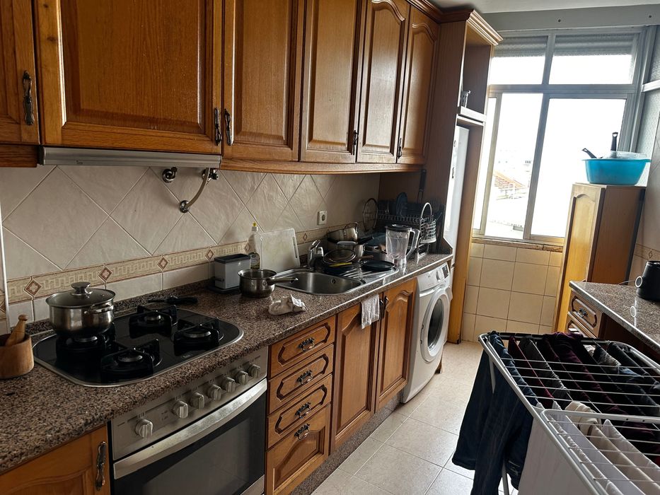 Quarto disponível para arrendar na Damaia, Amadora