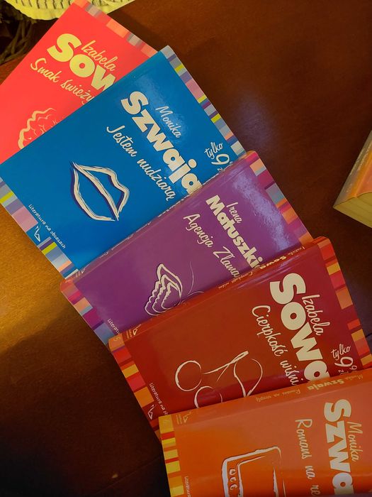Książki - literatura kobieca.