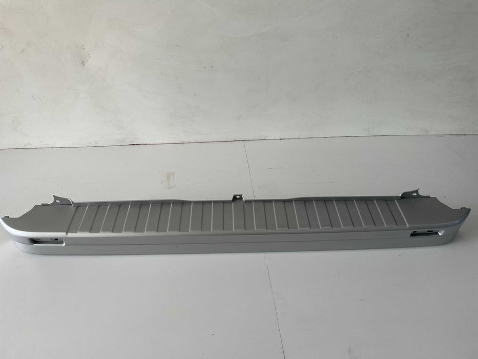 Zderzak tył Trafic III lift różne kolory Nowe