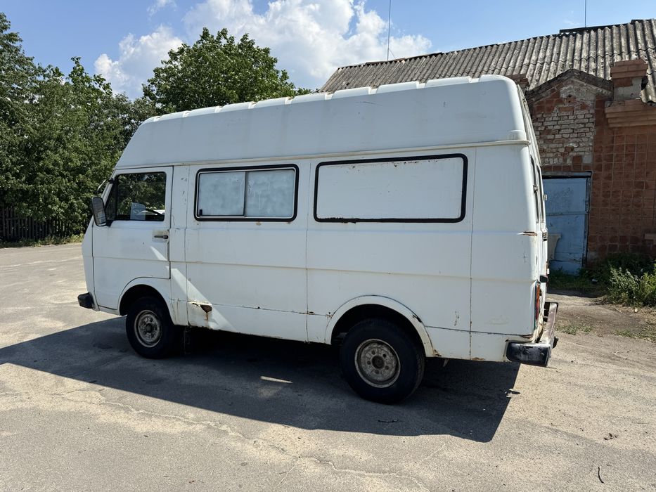 Volkswagen  Lt  2.4