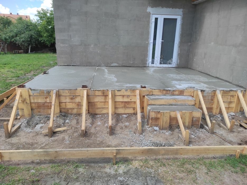 Отмостка  Сходи Крильце Майданчик Бетонні роботи