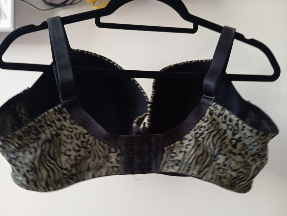 Biustonosz panterka duże D