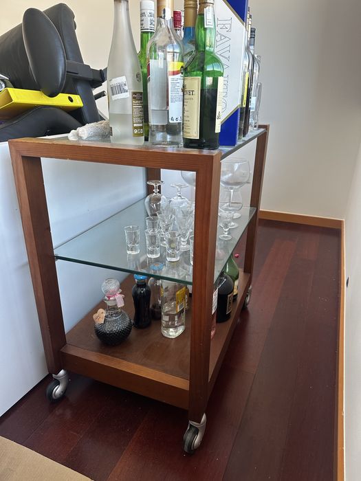 Carrinho de bebidas/ bar